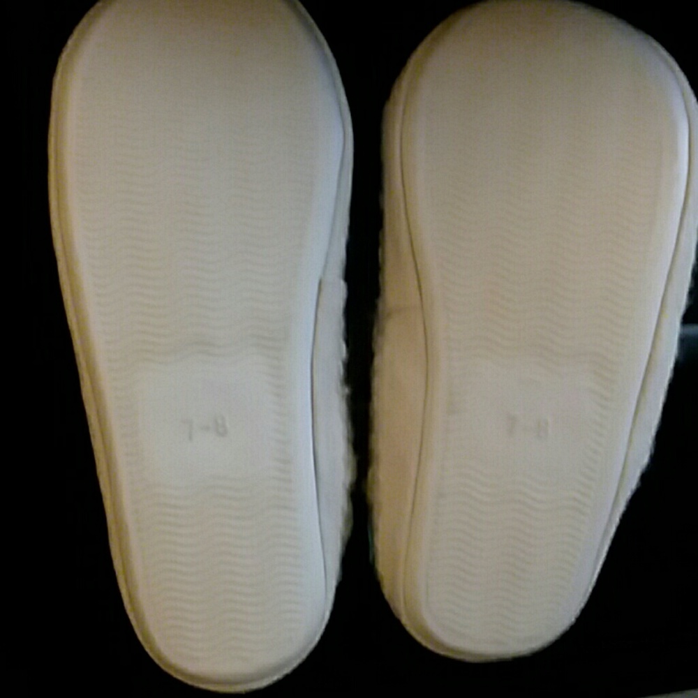 Sweater Slippers - Picture 3 of 3